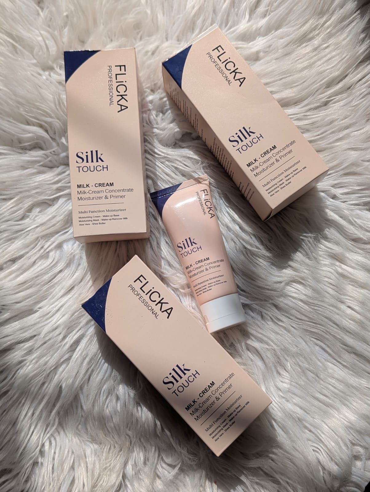 Original Flicka Silk Touch milk cream Moisturiser & Primer
Made in India 🇮🇳